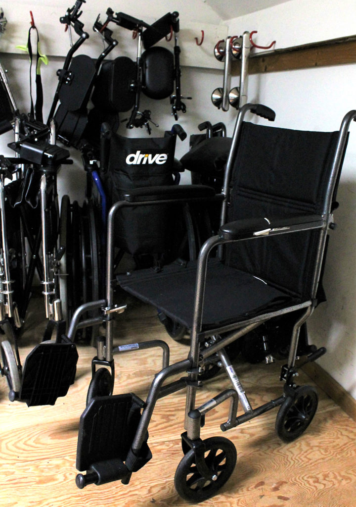 black push wheel chairs